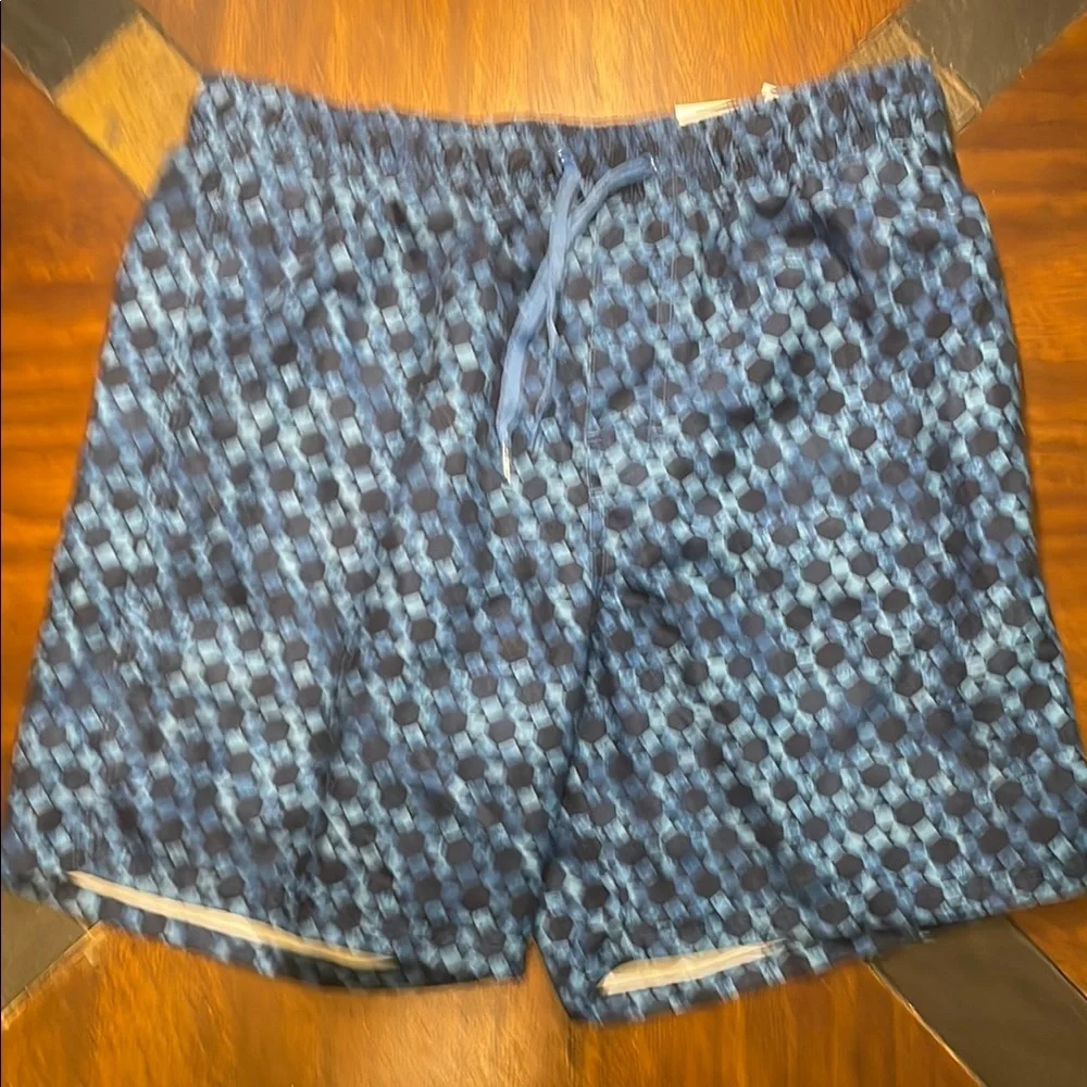 Old Navy Men's Blue Patterned Swim Shorts Size Medium Retail $29.99. NWT.